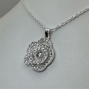 Silver Tone Crystal Flower Pendant Necklace Bridal Wedding Gift Sparkle